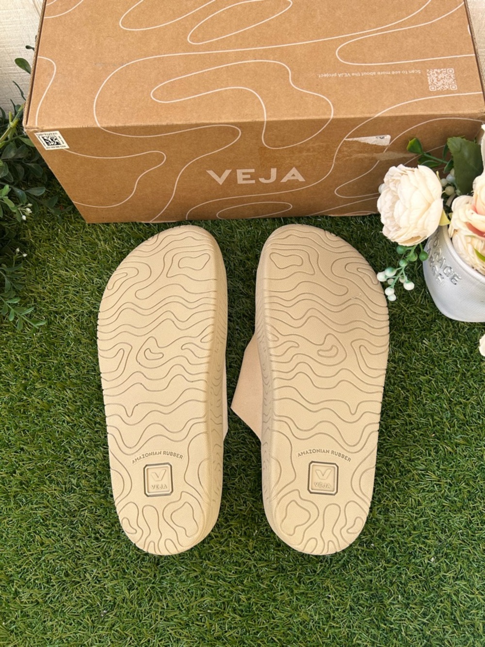 VEJA ETNA SUEDE PIERRE ALMOND
$140 MEN SIZE 7 women 9 unisex: new with box - Picture 16 of 16